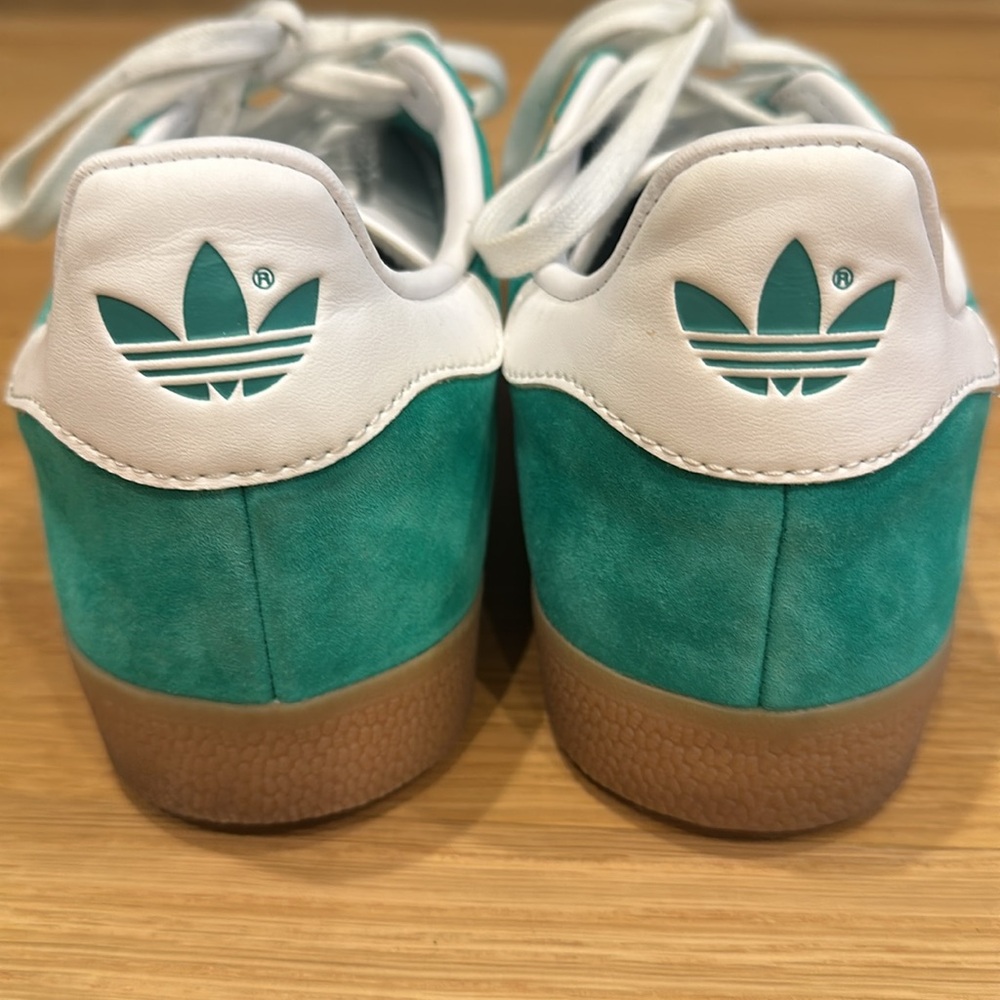 Green suede Adidas Gazelles - Picture 4 of 4